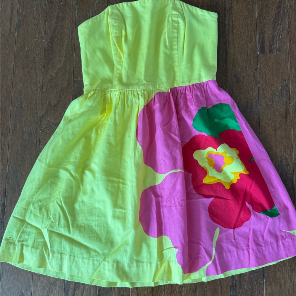 Gently worn women’s Lilly Pulitzer Yellow Strapless Dress with Pink Flora size 2